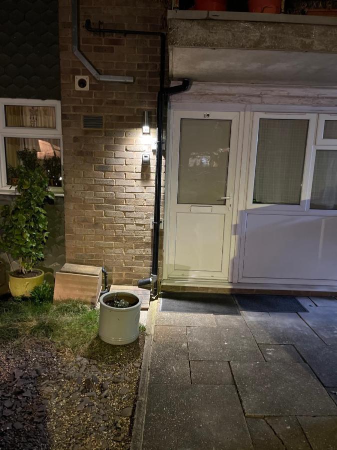 10 Boutique Studio Apartment Near Tube - Quiet Location Little Missenden Екстериор снимка